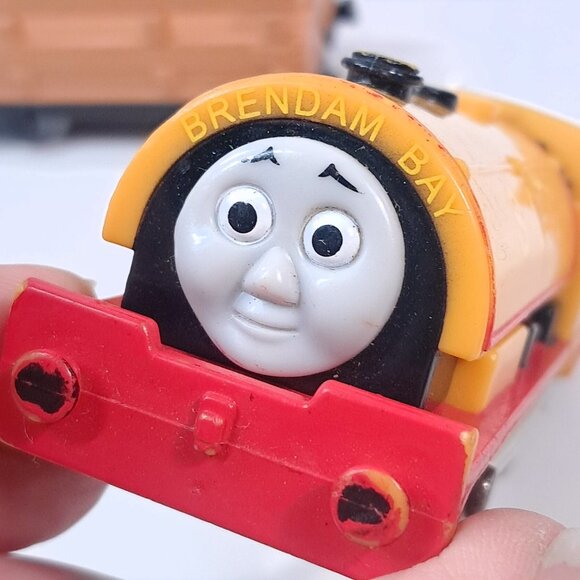 Thomas & Friends Trackmaster Motorized Train BILL 2009 with cargo tender Mattel - Picture 10 of 16